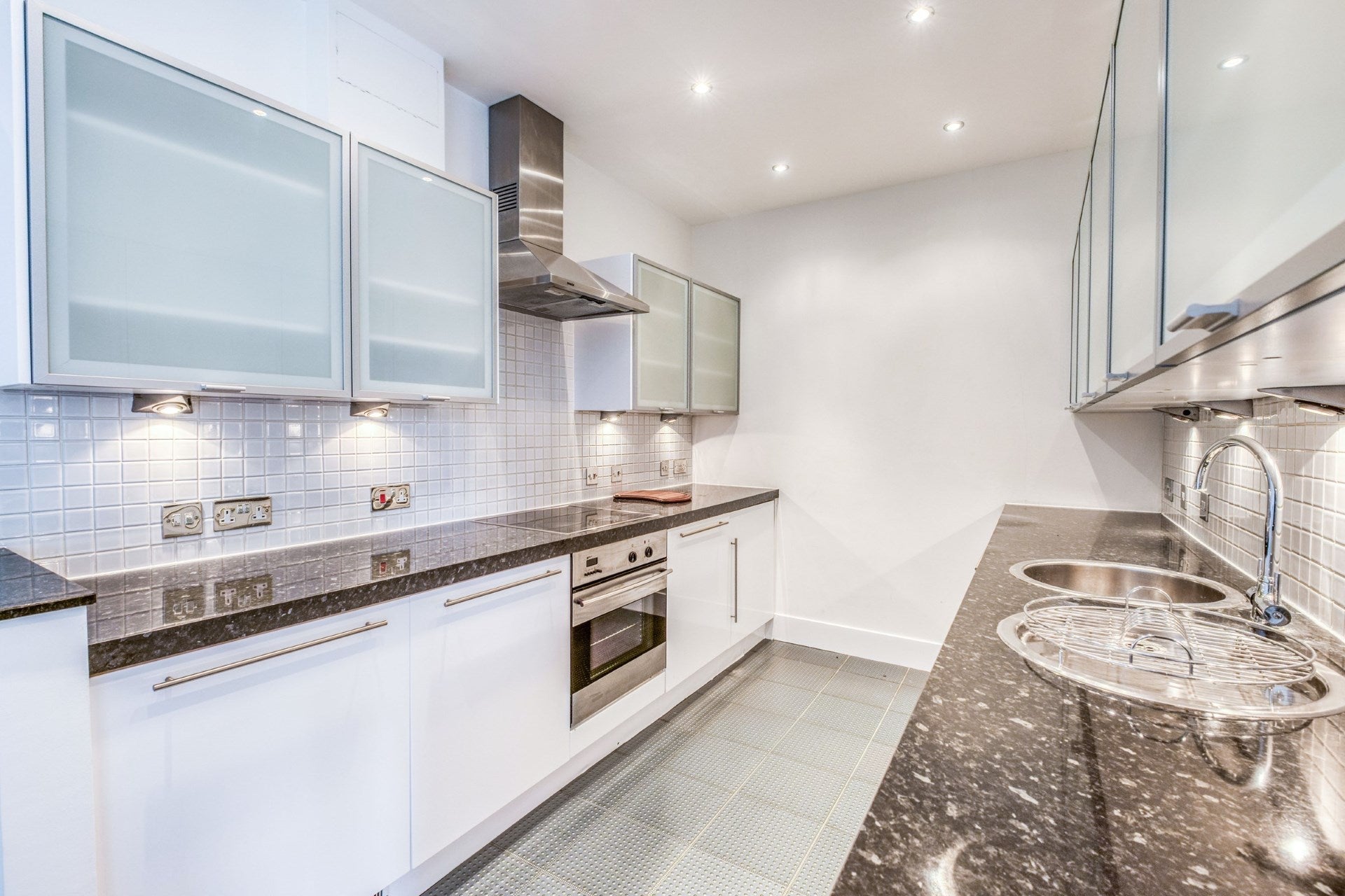Flat Clarendon Square in Royal Leamington Spa