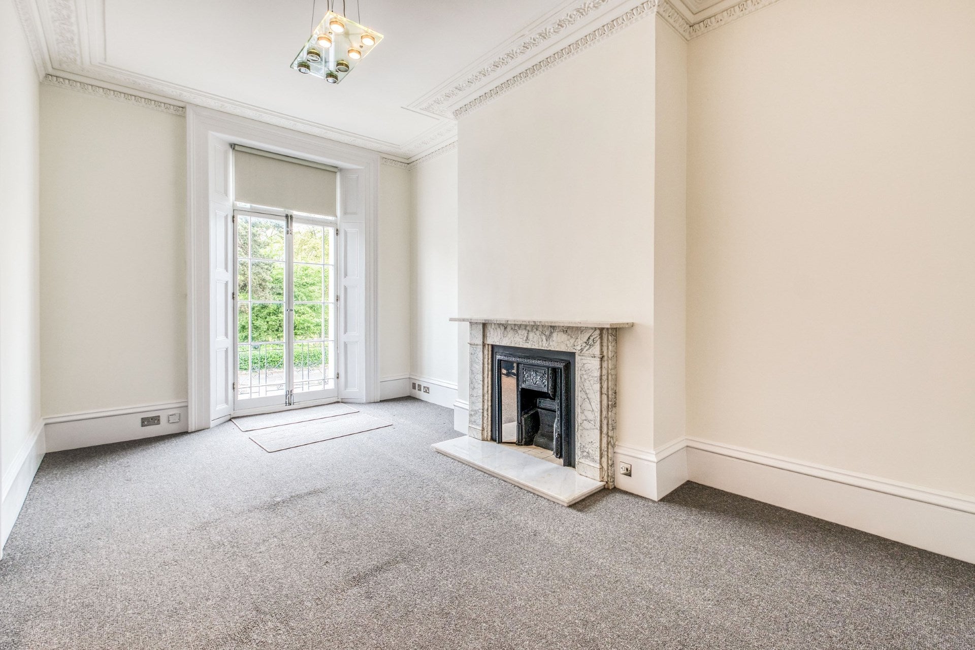 Flat Clarendon Square in Royal Leamington Spa