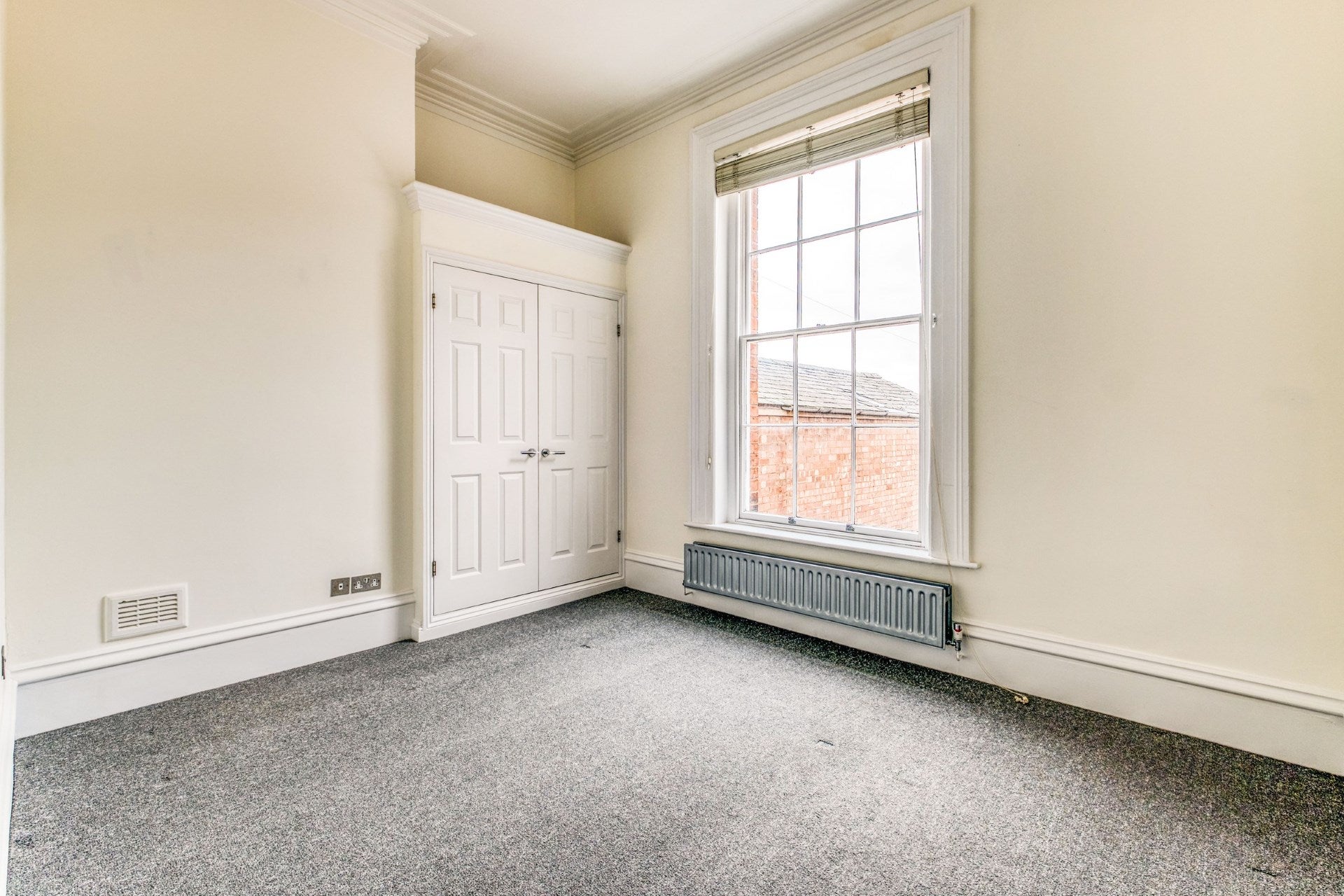 Flat Clarendon Square in Royal Leamington Spa