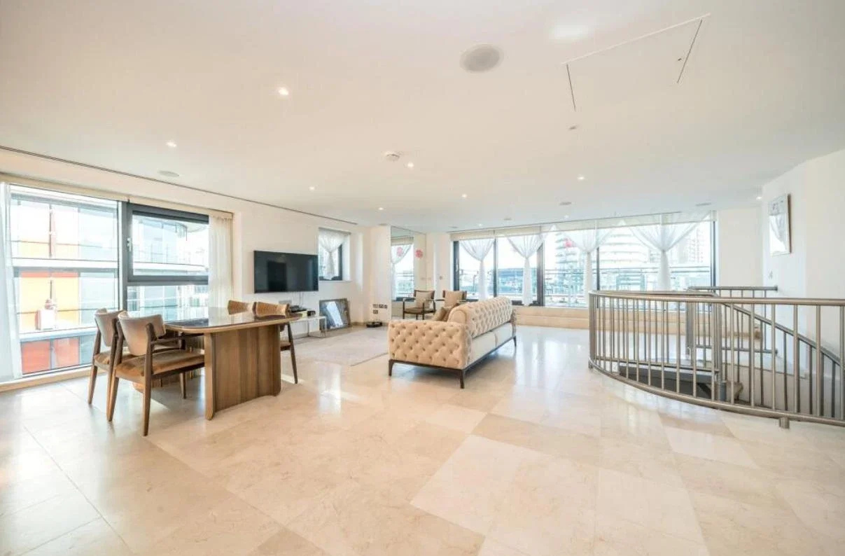 Flat Millharbour in Greater London