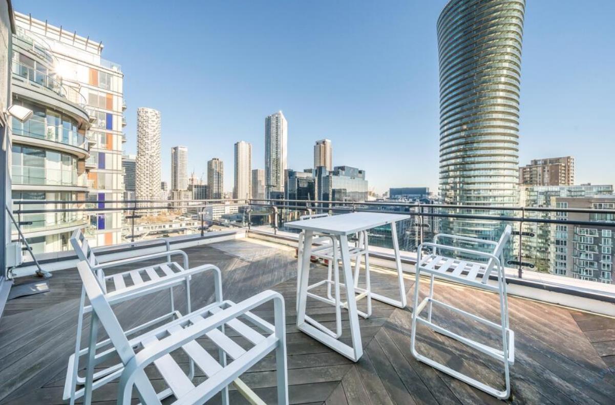 Flat Millharbour in Greater London