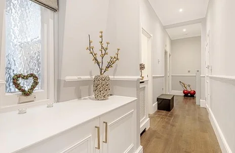 Flat Linden Gardens in Greater London