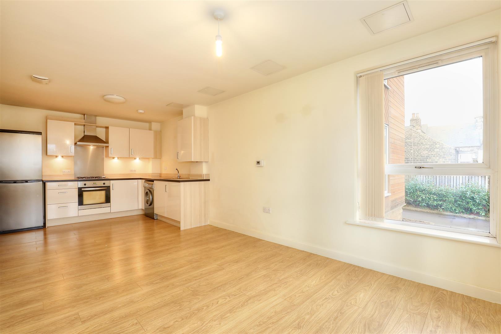 Flat Gatefield Road in Sheffield