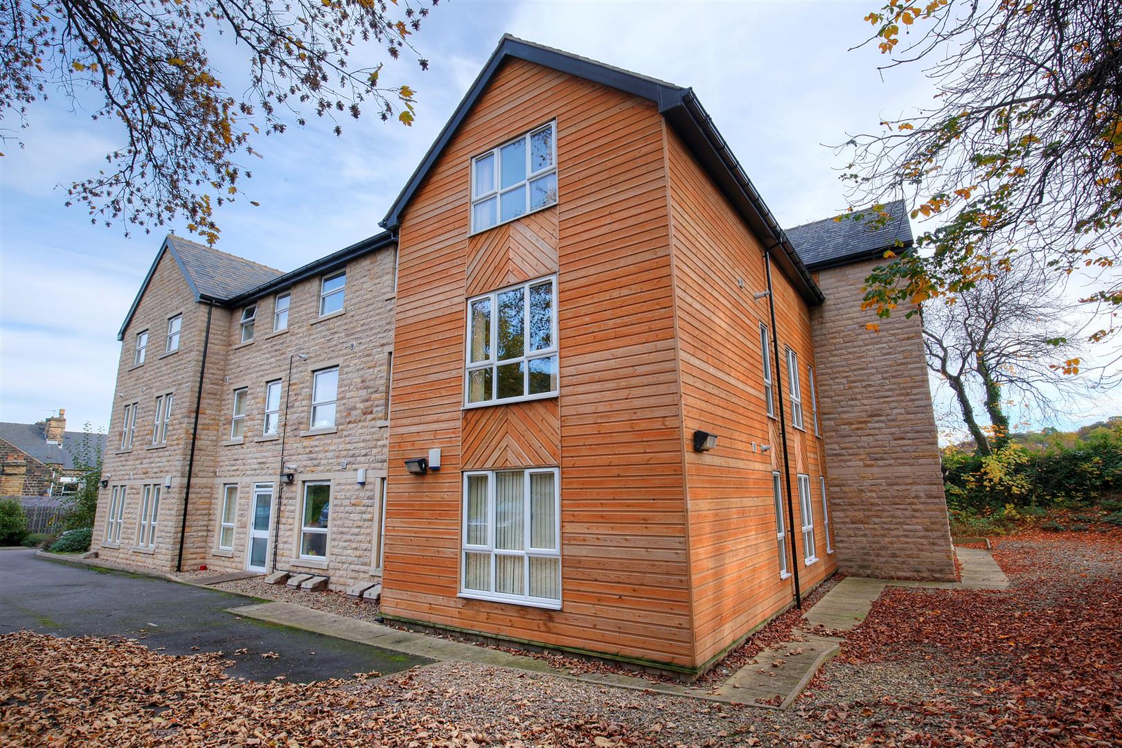 Flat Gatefield Road in Sheffield
