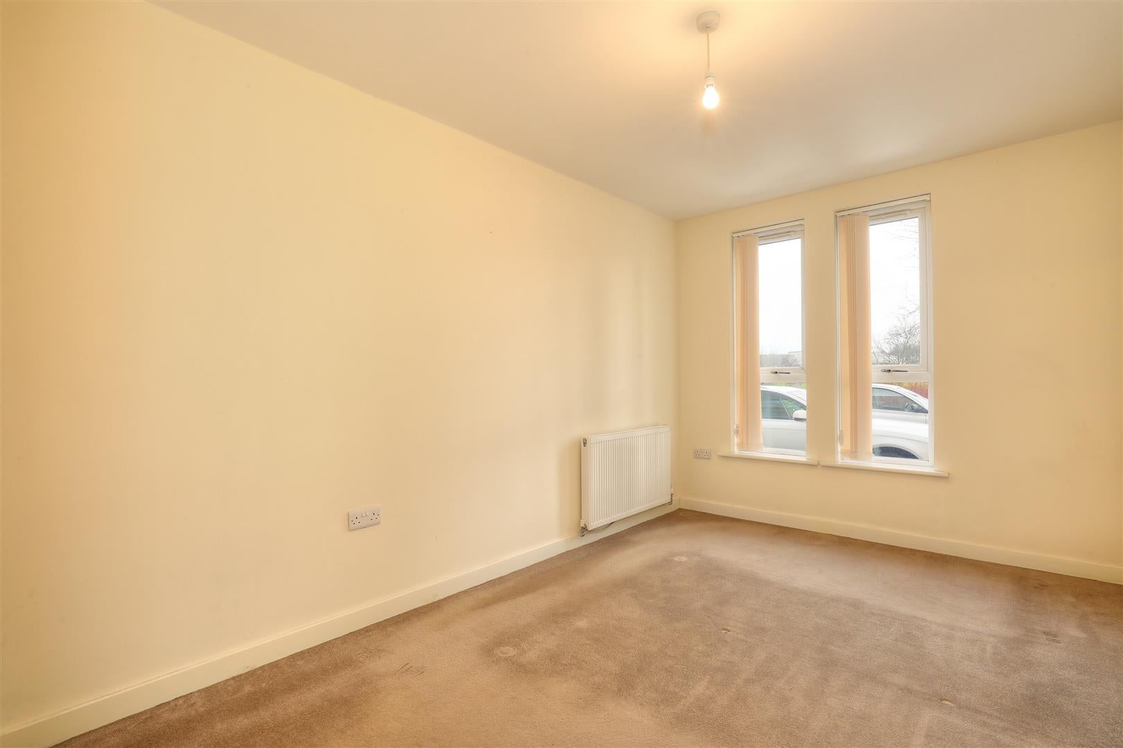 Flat Gatefield Road in Sheffield