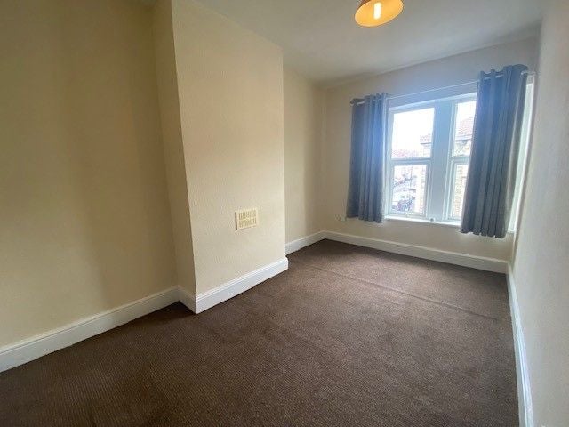 Flat Avonvale Road in Bristol