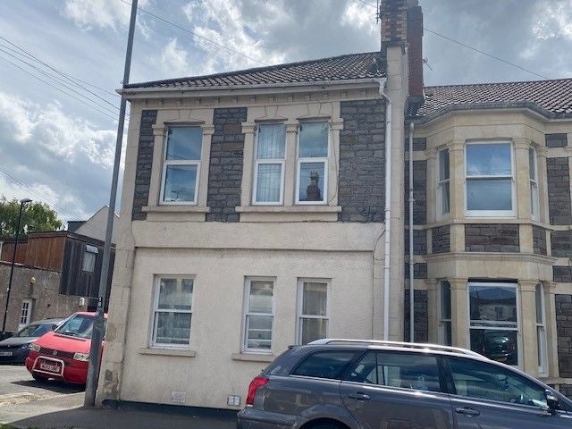 Flat Avonvale Road in Bristol