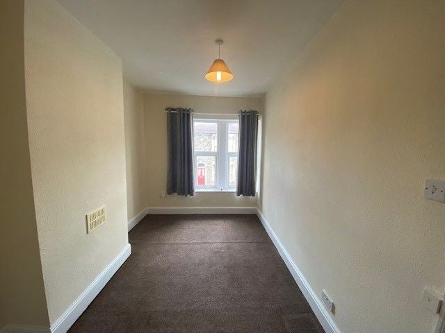 Flat Avonvale Road in Bristol
