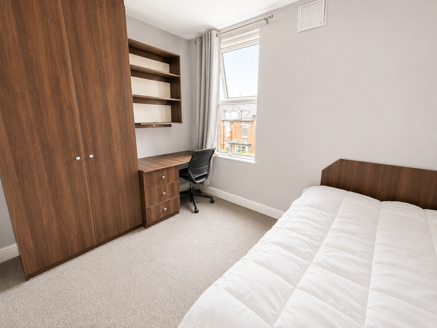 Room St Ann's Mount in Leeds