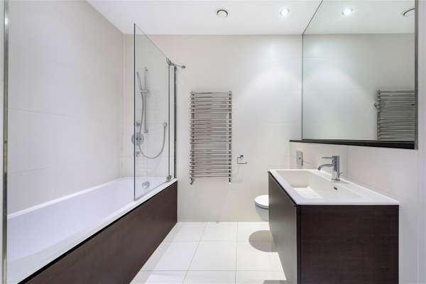 Flat Lots Road in Greater London
