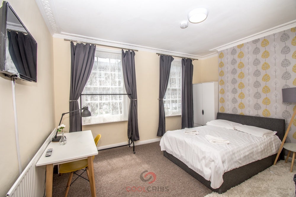 Room Sale Place in City of Westminster