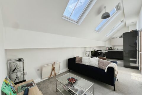 Flat Northbrook Crescent in Basingstoke and Deane