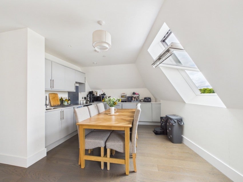Flat Sycamore Road in Amersham