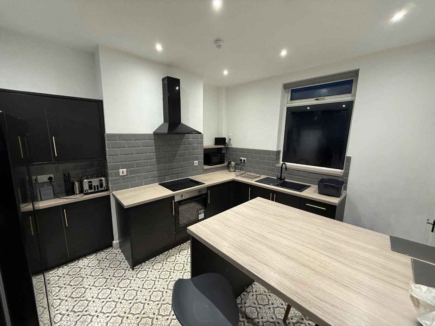 Flat Armstrong Terrace in Wakefield