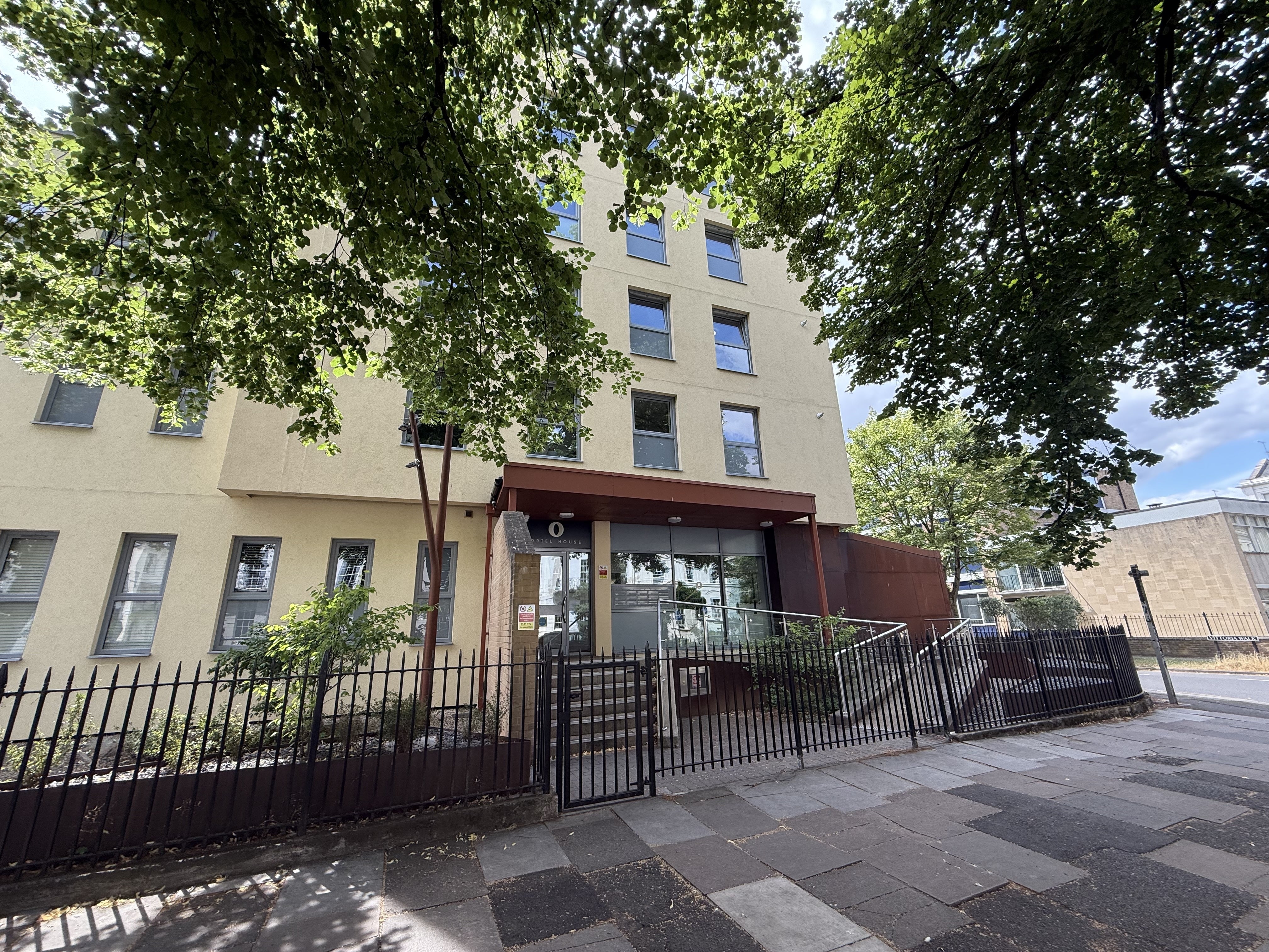 Flat Oriel Road in Cheltenham