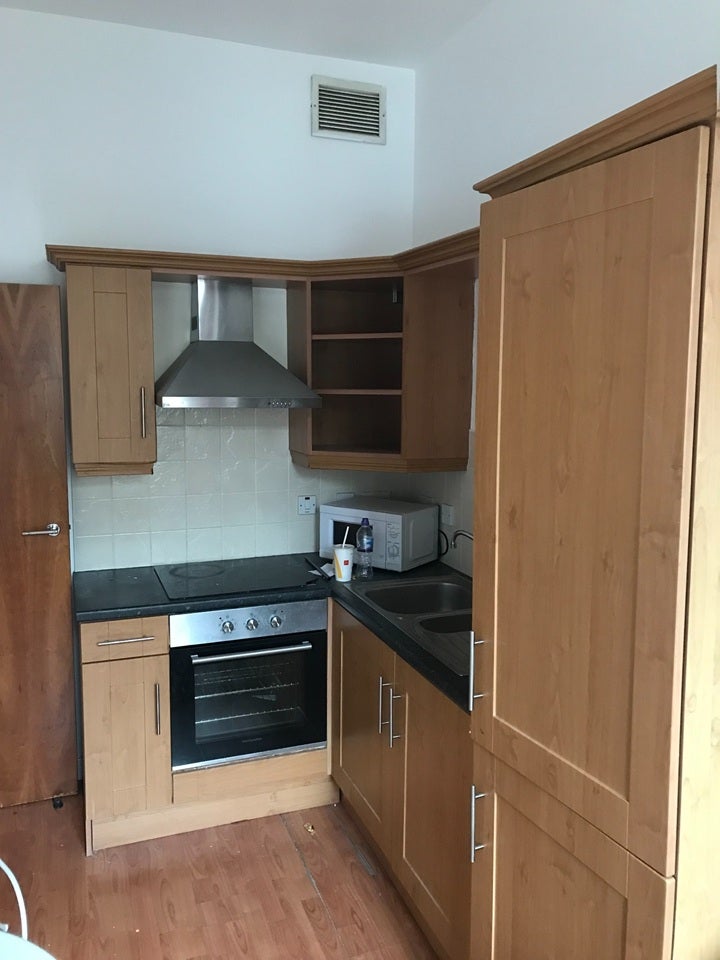 Flat Holdsworth Street in Bradford