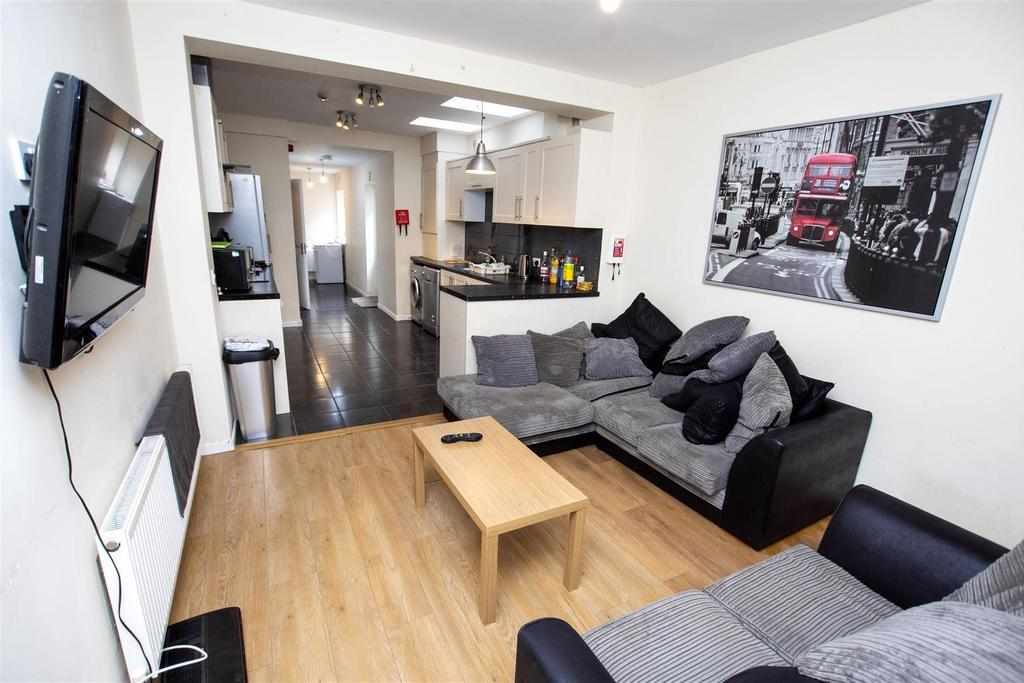 Flat Heeley Road in Birmingham