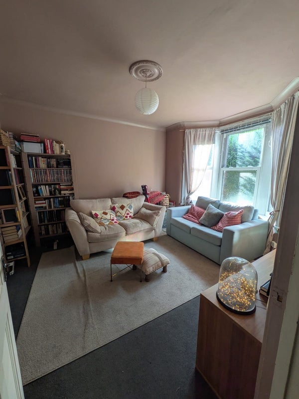Room Hermitage Road in Greater London