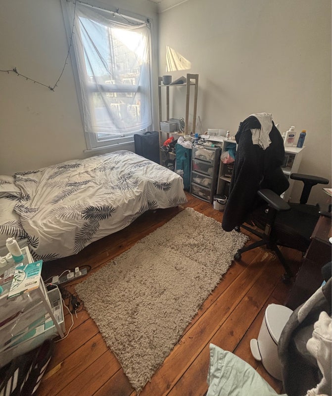 Room Hermitage Road in Greater London