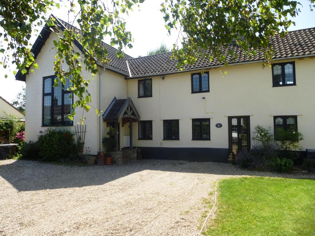 House Kingshall Street in Rushbrooke with Rougham