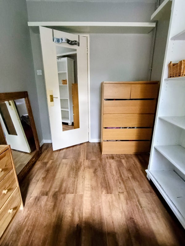 Room Goldsmiths Close in Greater London
