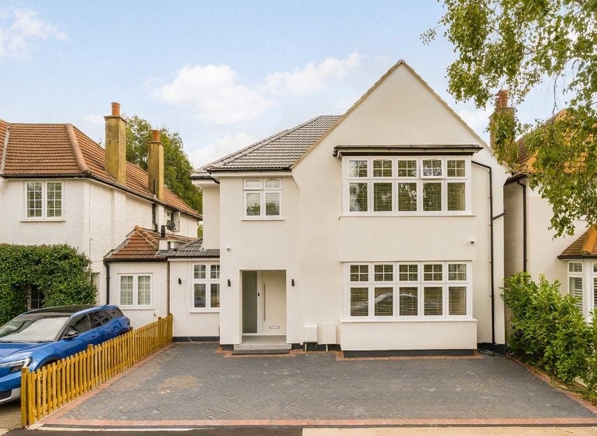 House Beech Walk in Greater London