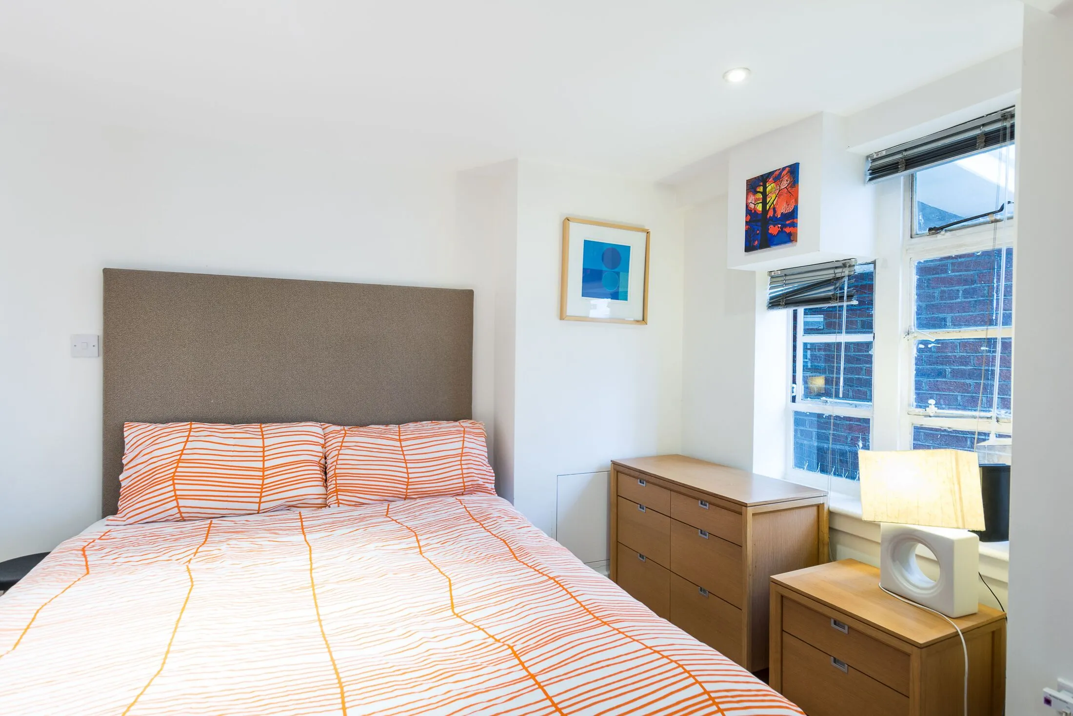 Flat Sloane Avenue in Greater London
