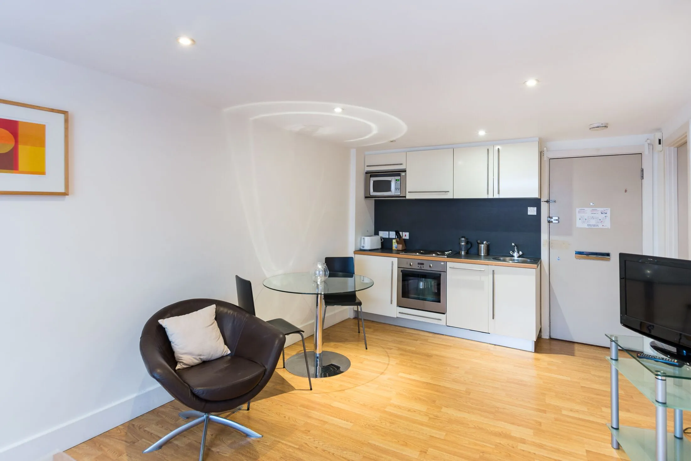 Flat Sloane Avenue in Greater London