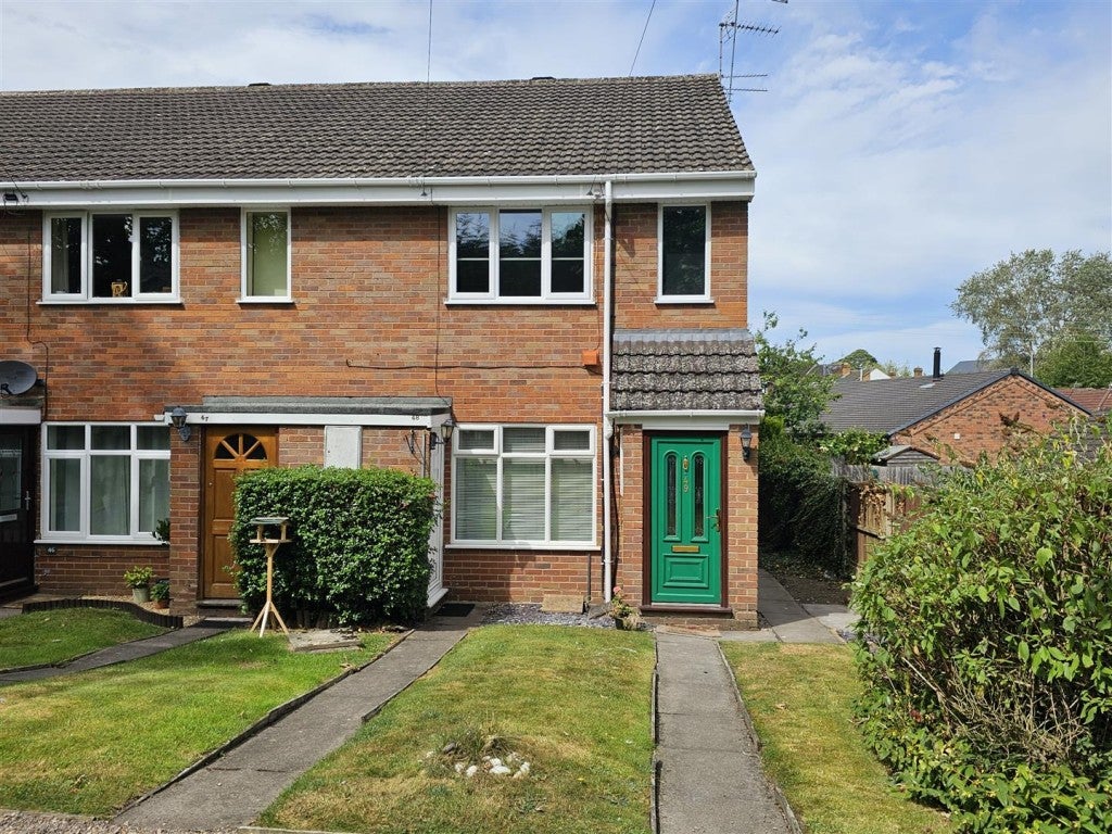 Flat Foster Street in South Staffordshire