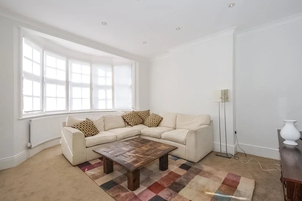Flat Windsor Road in Greater London
