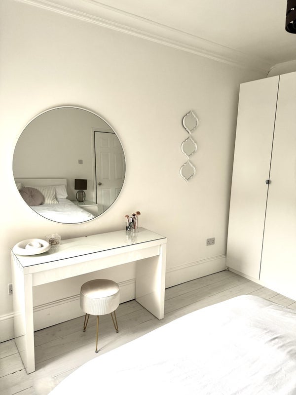 Room Salisbury Road in Greater London