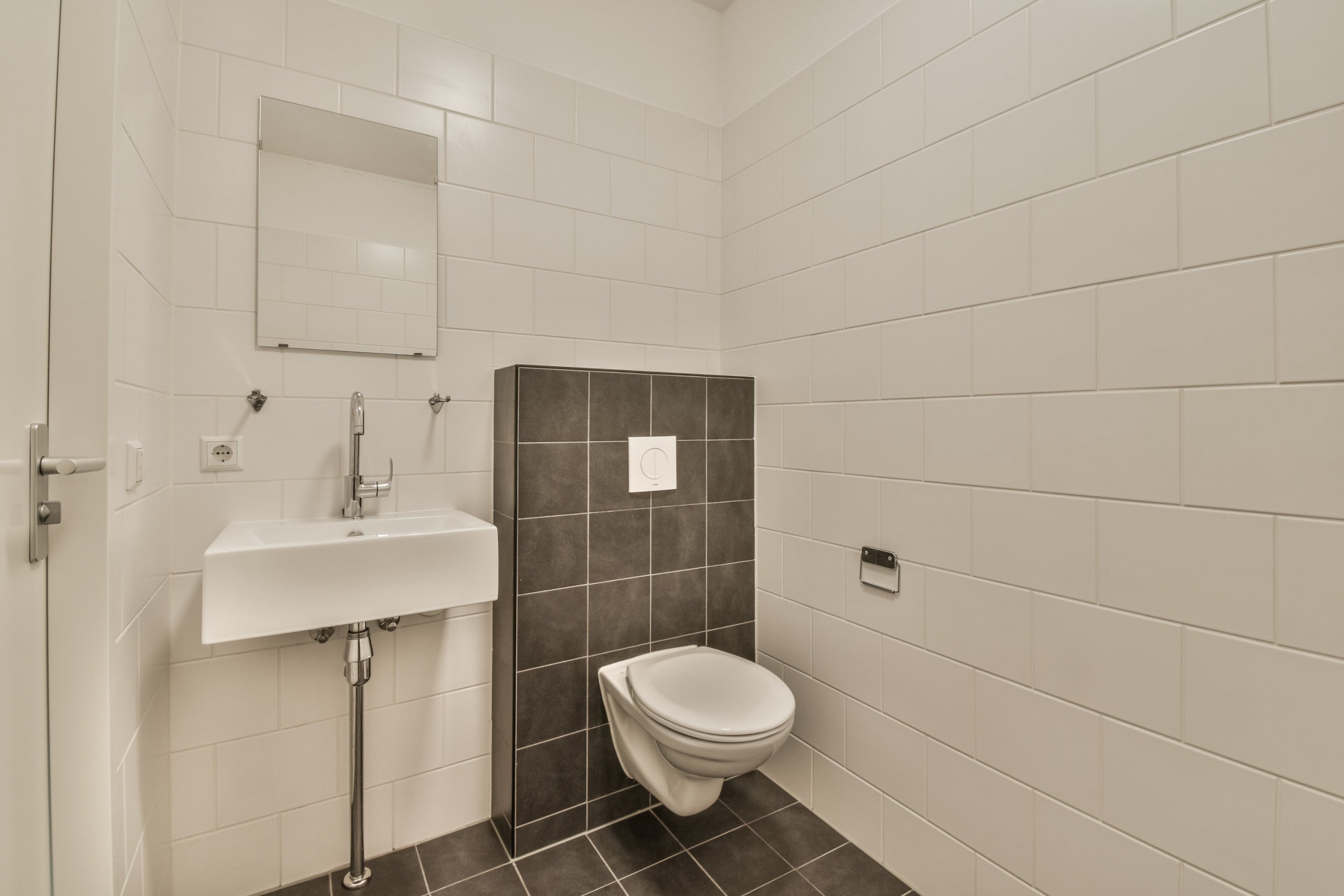 Studio te huur: Waldorpstraat 491A, 'S-Gravenhage