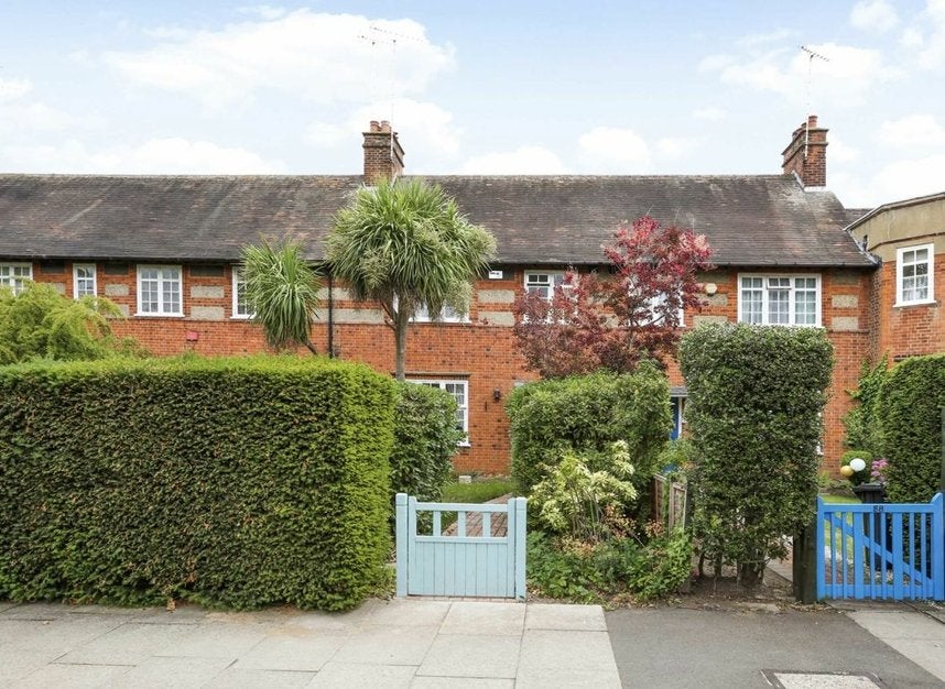 House Brentham Way in Greater London