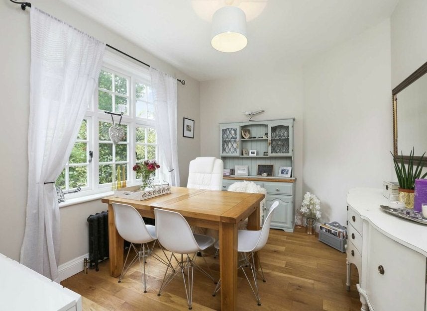 House Brentham Way in Greater London
