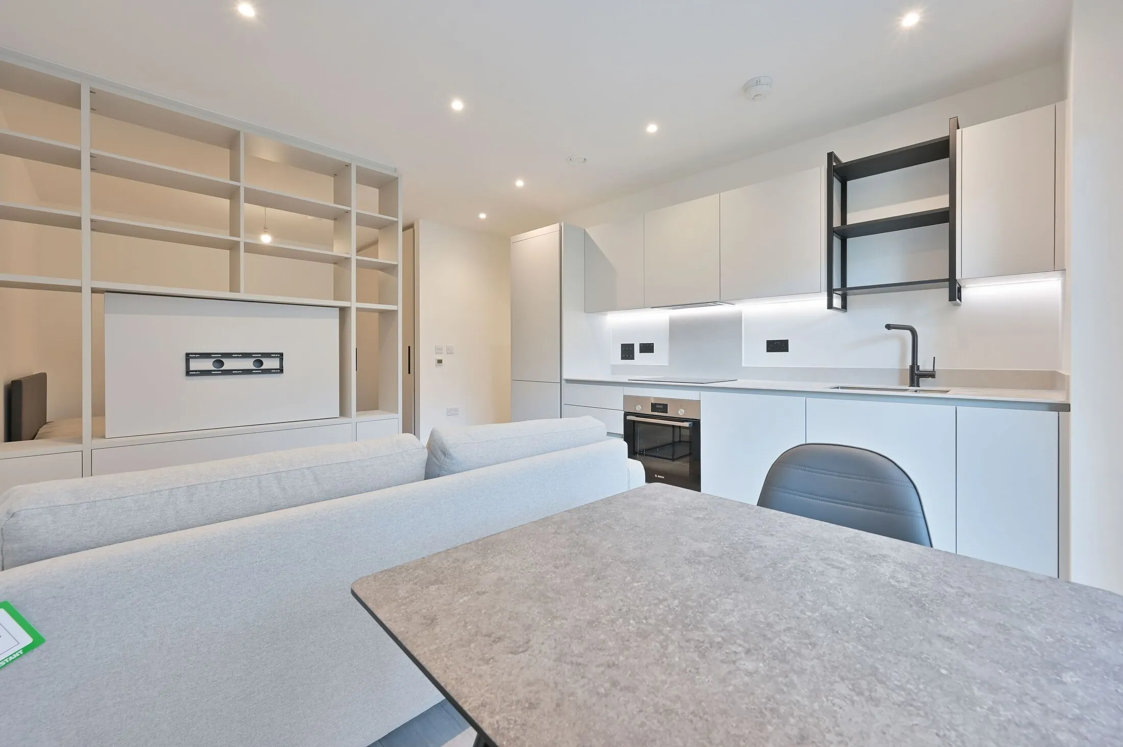 Flat Leavesden Road in Watford