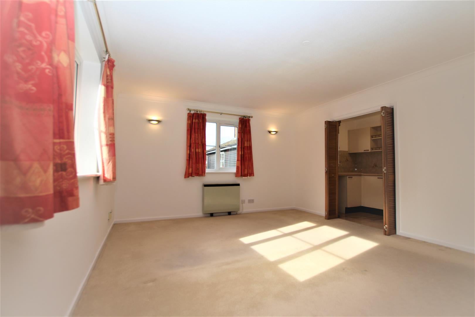 Flat Grosvenor Road in Greater London