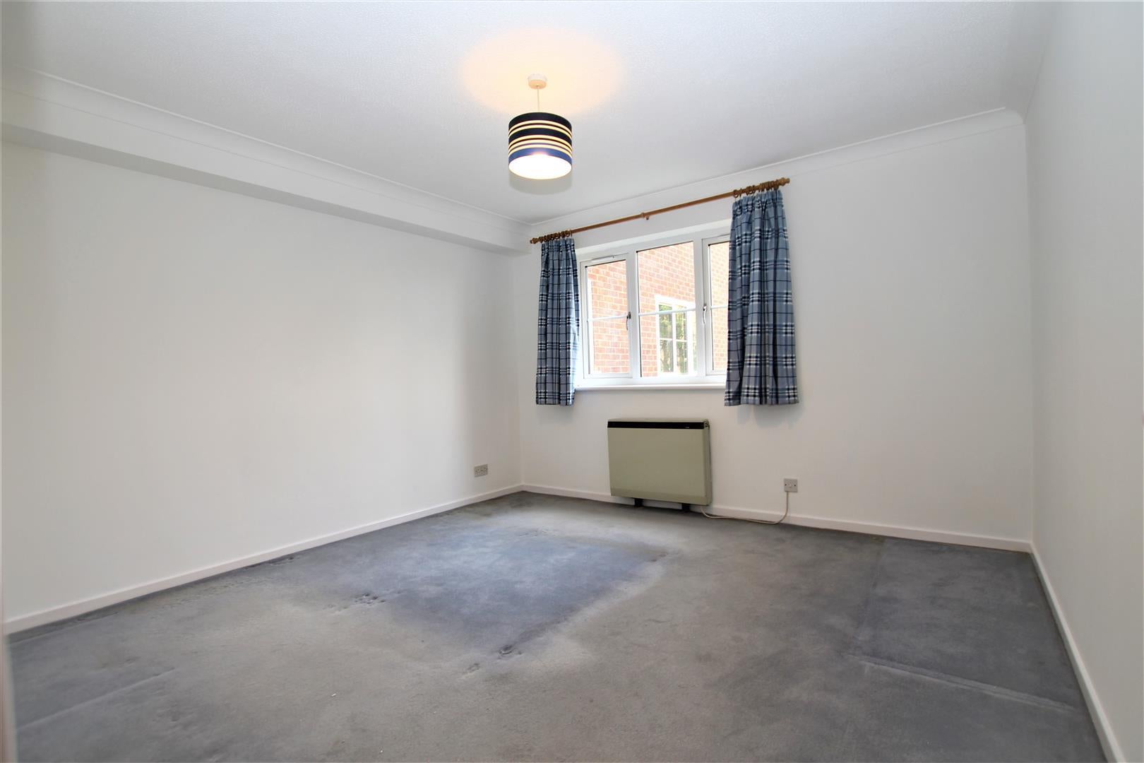 Flat Grosvenor Road in Greater London