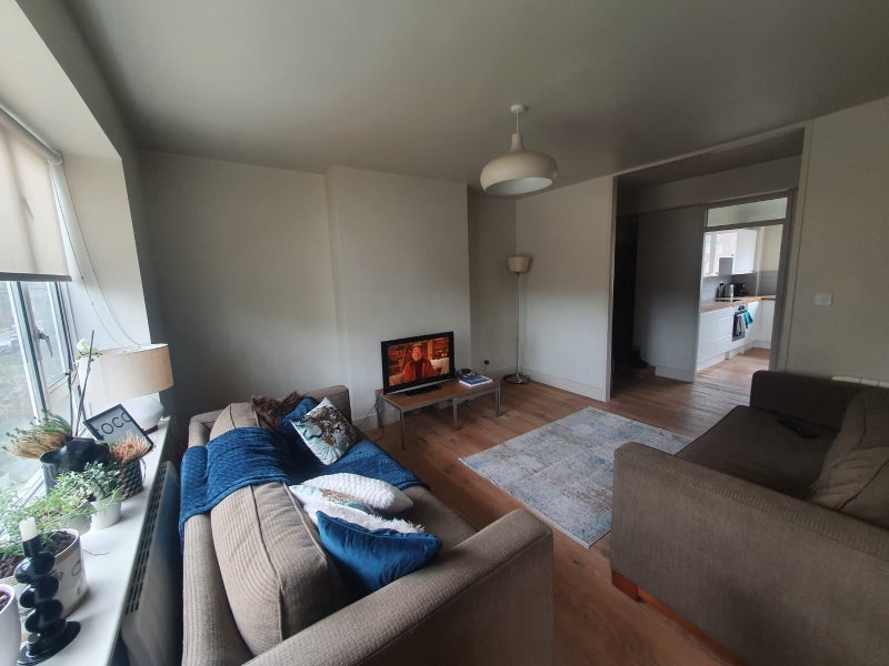 Room Sirdar Road in Greater London