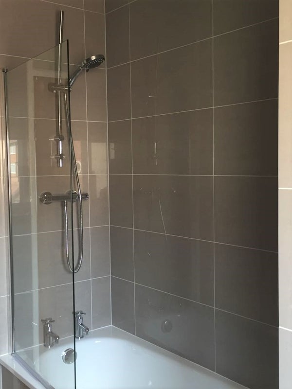 Room Sirdar Road in Greater London