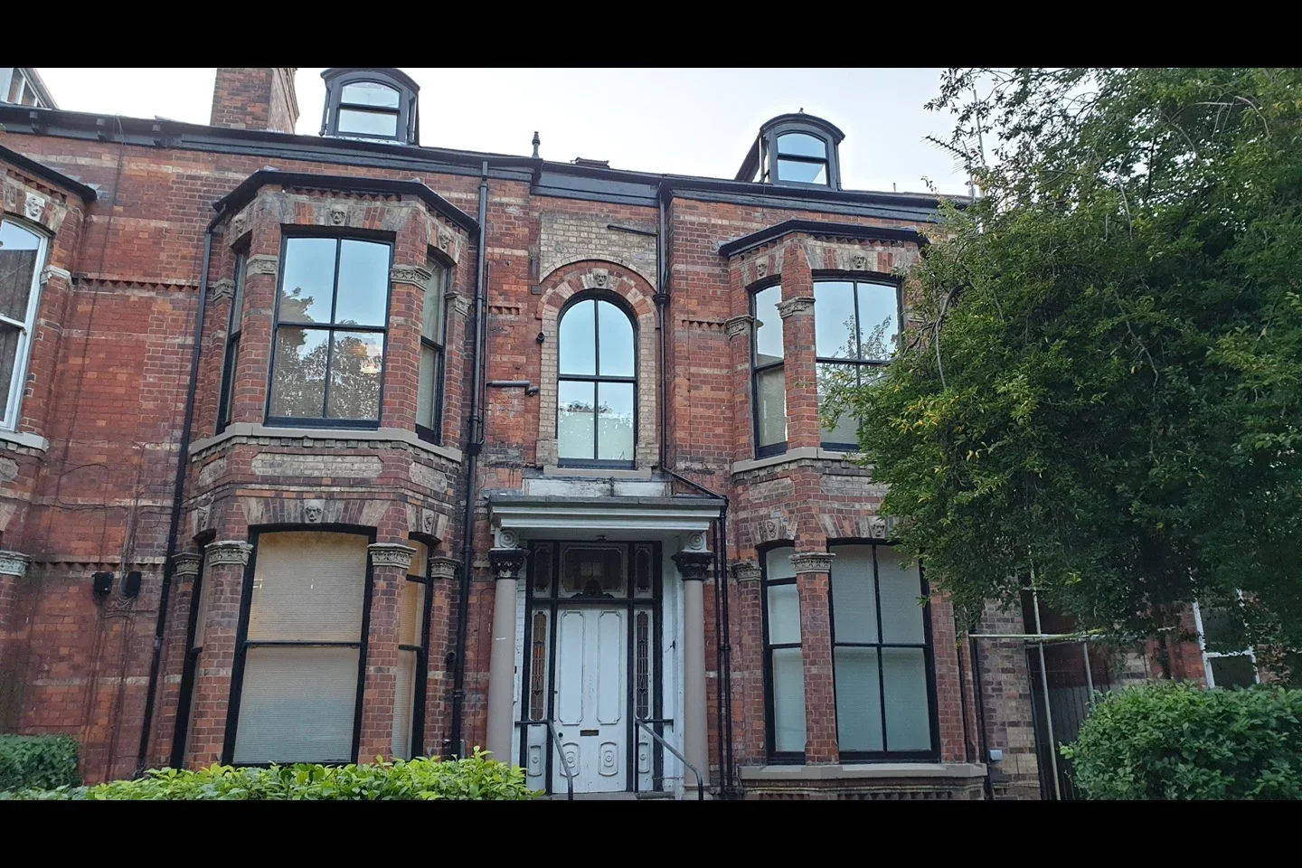 Flat Avenues Court in Hull