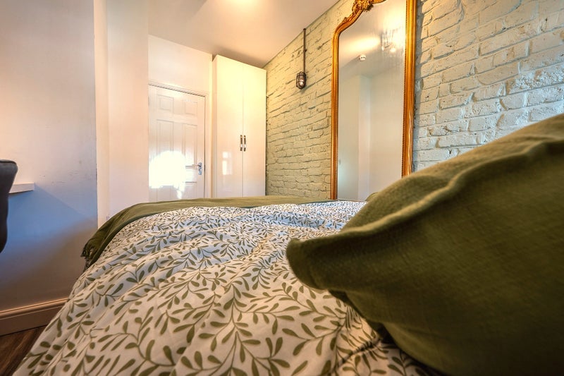 Room Granville Road in Manchester