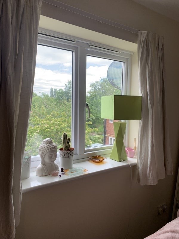 Room Yew Tree Road in Manchester