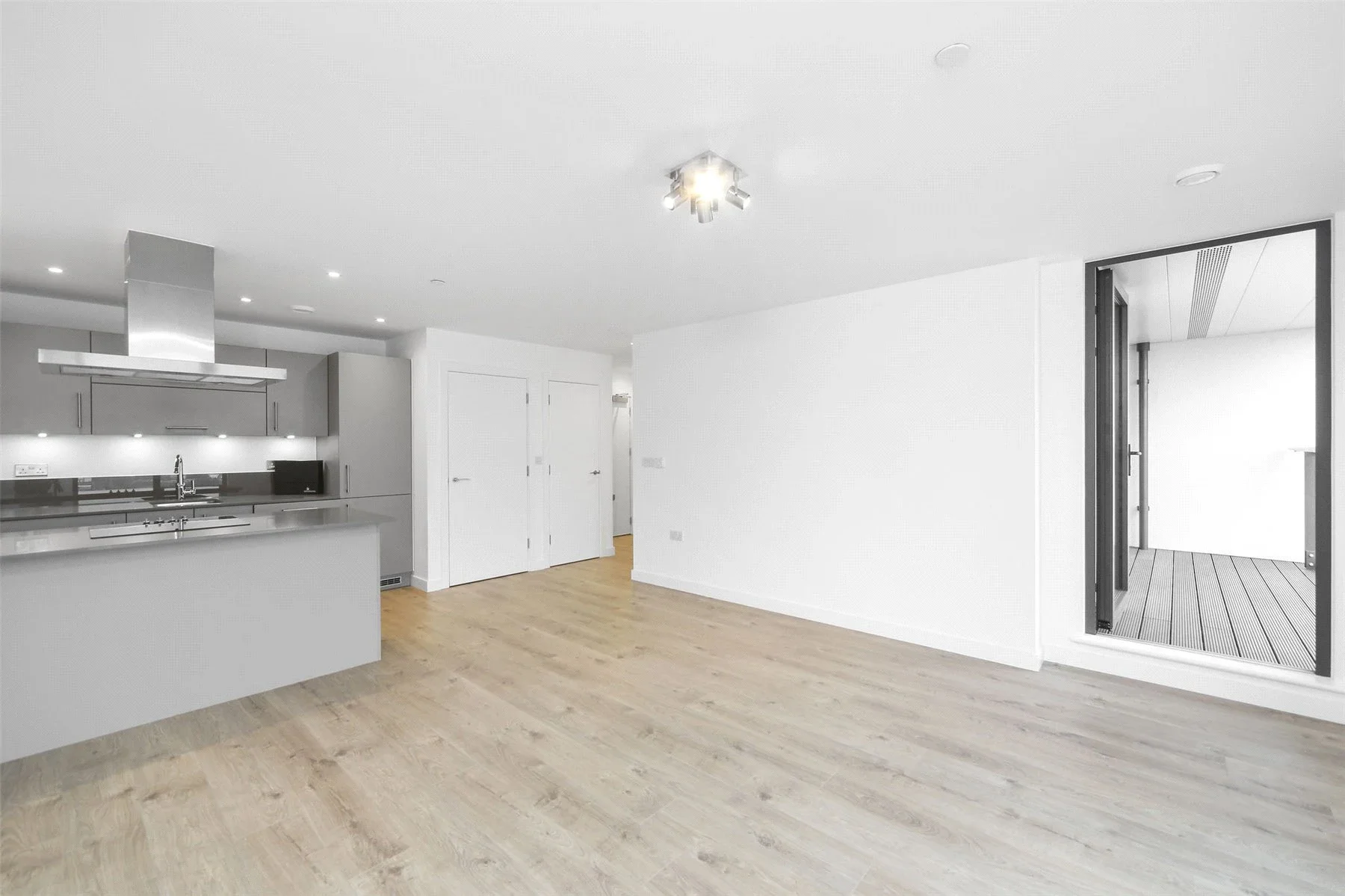 Flat Rotherhithe New Road in Greater London