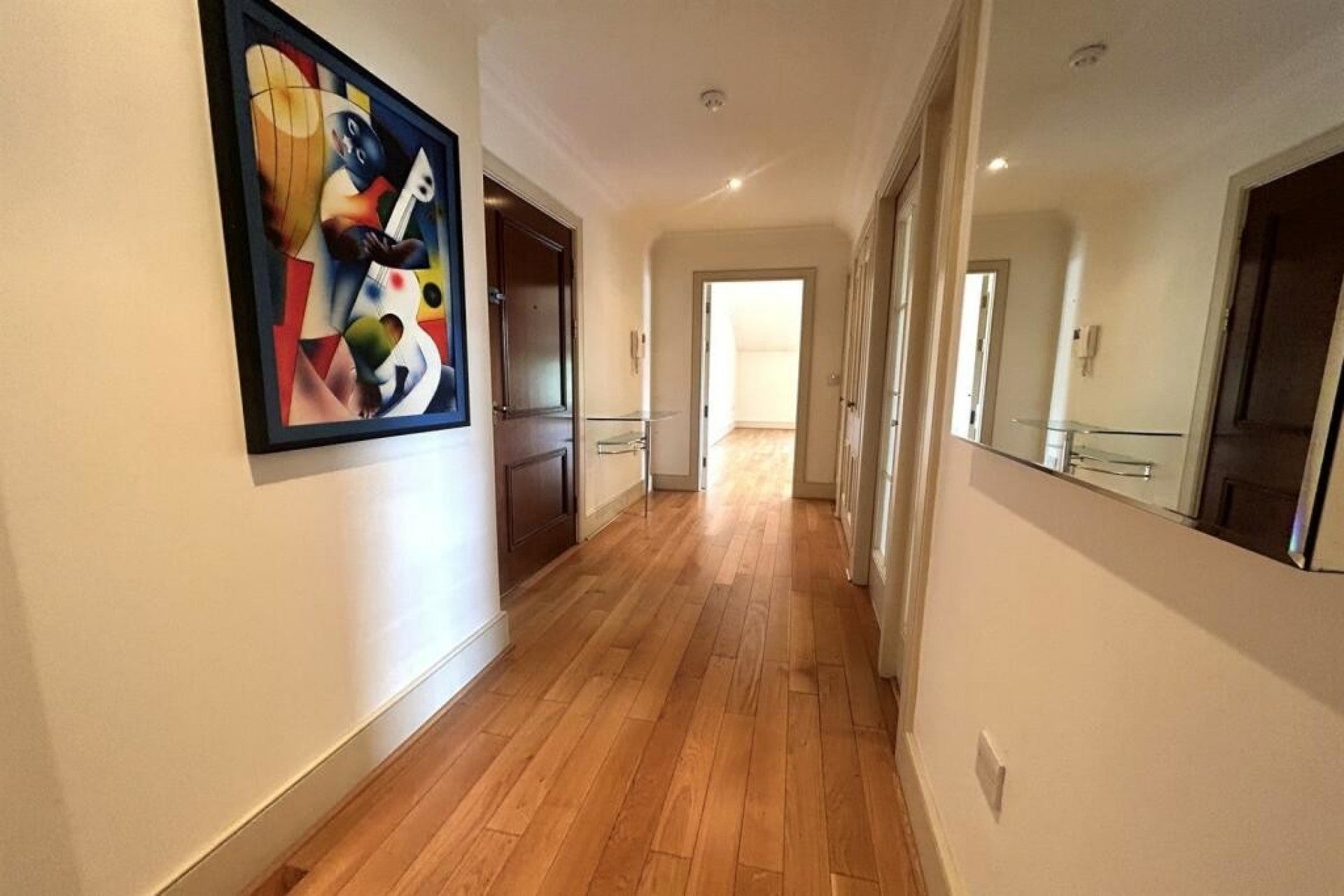 Flat Riverfield Road in Borough of Spelthorne