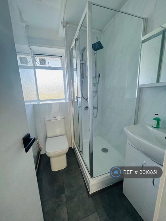Room Rochester Square in Greater London