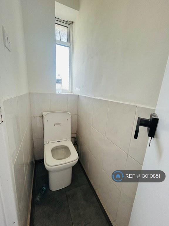 Room Rochester Square in Greater London