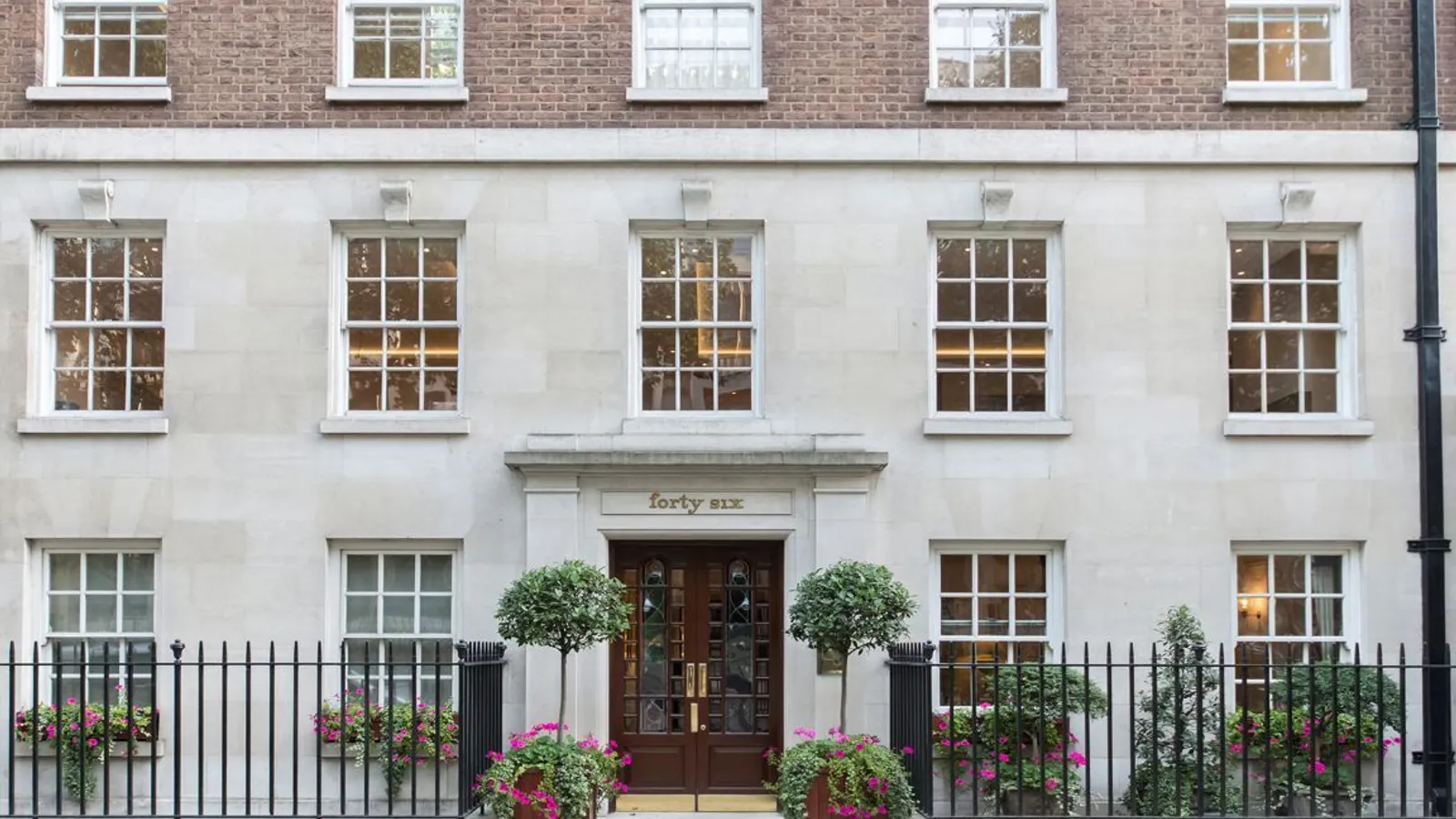 Flat Upper Grosvenor Street in City of Westminster