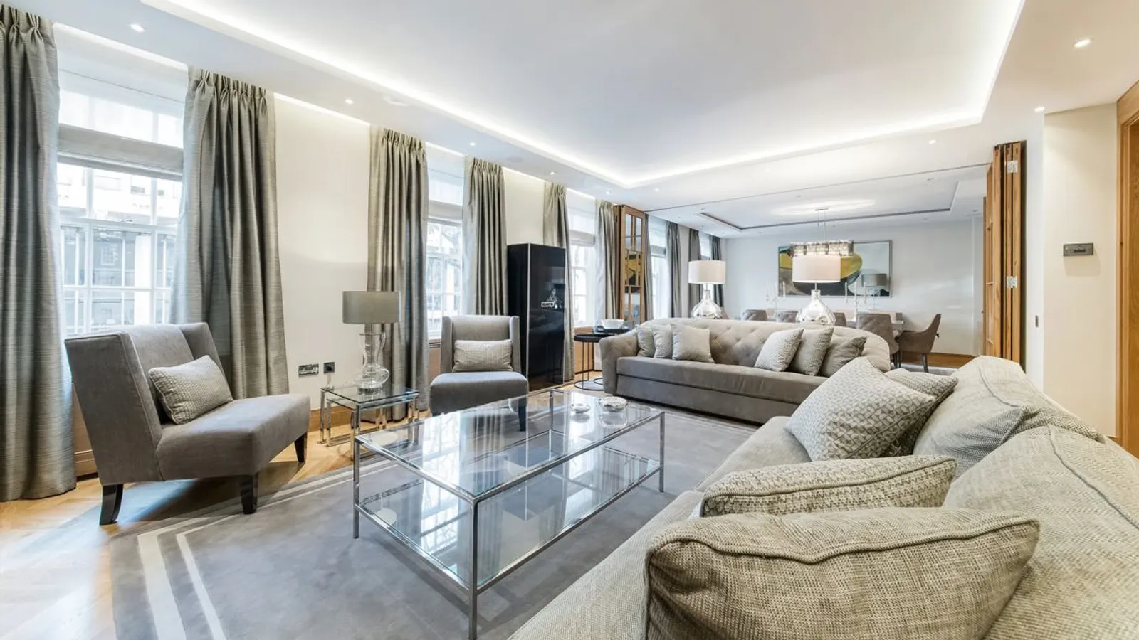Flat Upper Grosvenor Street in City of Westminster