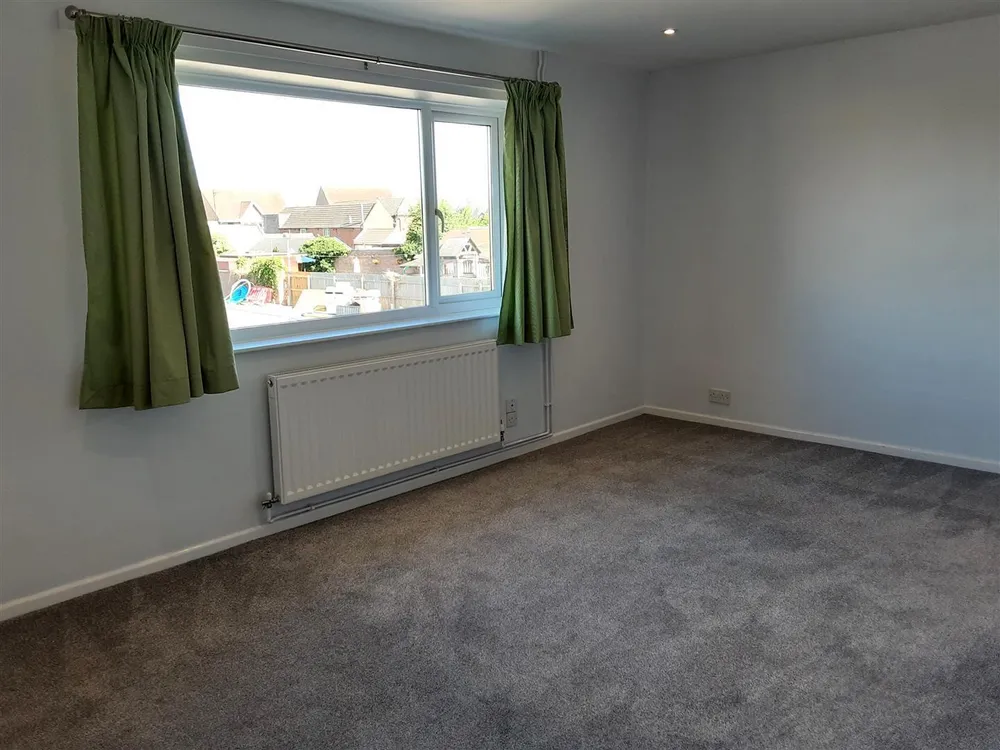 Flat Burghley Street in South Kesteven
