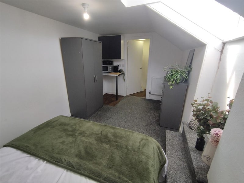 Room St John Street in Mansfield Woodhouse